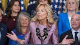 Jill Biden inicia una gira por estados clave para captar el voto de los militares