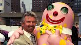Noel Edmonds jokes that he 'feels sorry for Mr Blobby as they have chaotic reunion on GMB ]