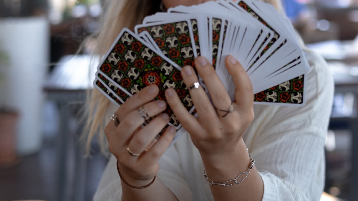 I’m a Tarot Reader and Here Is What’s in the Cards for You This June!