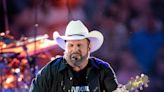 Garth Brooks is right for welcoming all people and all beers | Plazas