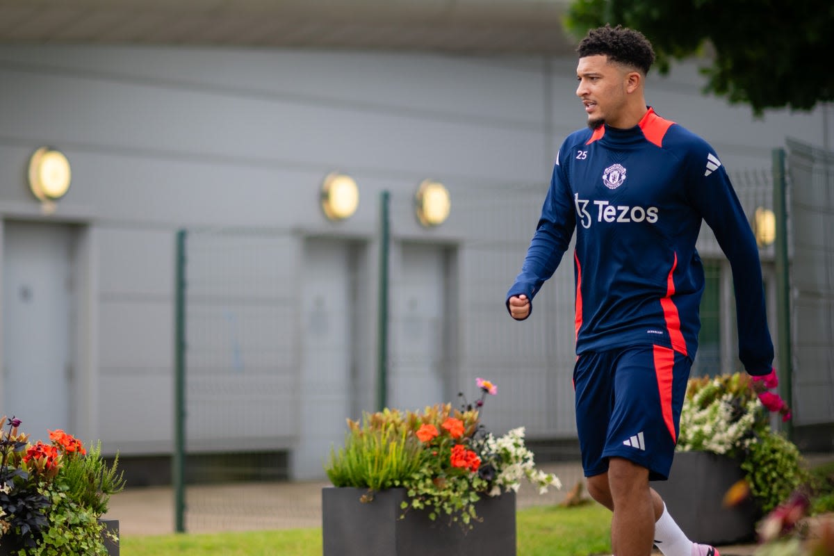 Manchester United make Jadon Sancho U-turn after talks with Erik ten Hag