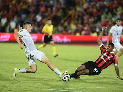 Alajuelense debe solventar una situación que no es nada fácil