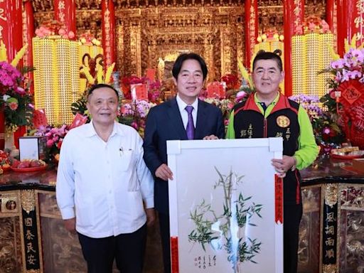 國內知名「彩竹畫家」大師陳天才作品「竹」今天起在高雄市文化中心至美軒展出