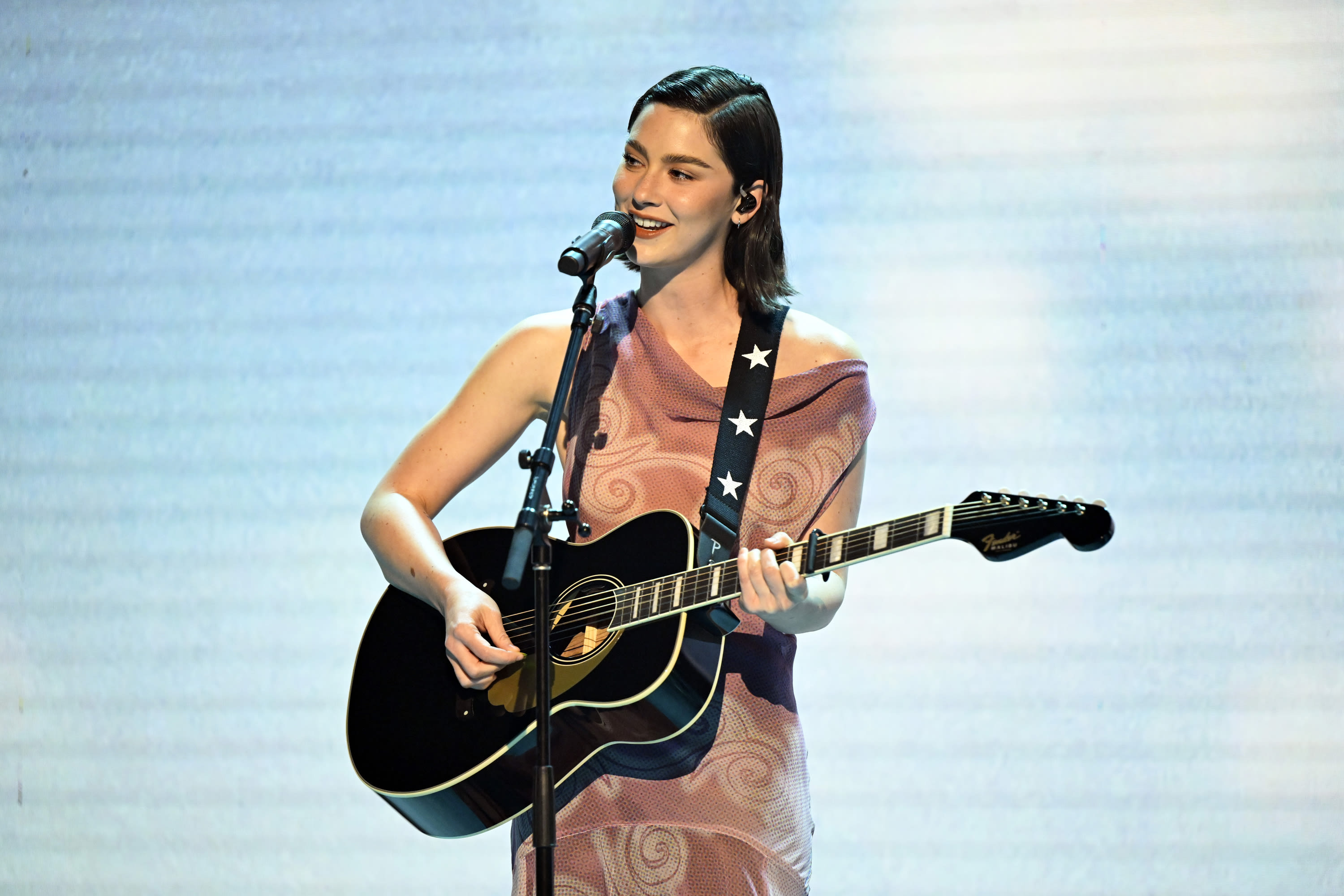 Watch Gracie Abrams Perform Courageous Single ‘Risk’ on ‘Fallon’