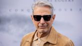 Jeff Goldblum isn’t planning on letting his kids be nepo babies. ‘You’ve got to row your own boat’