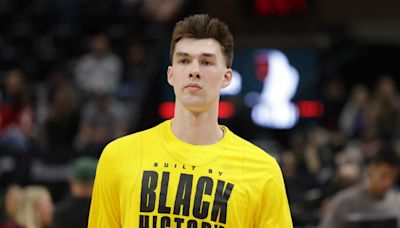 Colin Castleton talks about summer plans, says he wants to stay with Lakers