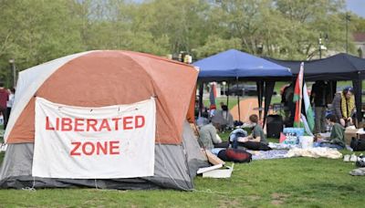 Students hold sit-in protest in support of Palestinians, call on Pitt to divest