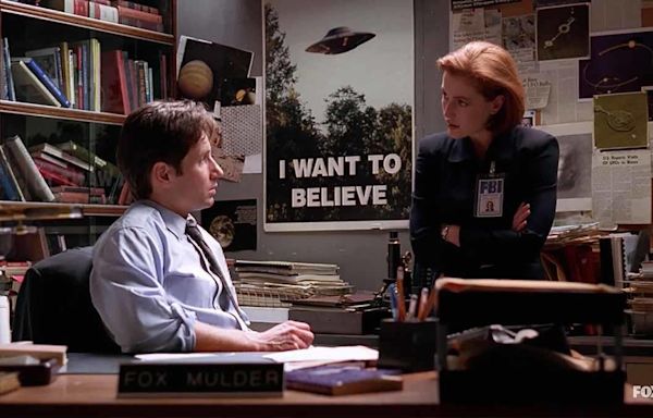 Gillian Anderson Pays Tribute to The X-Files Role With Taylor Swift Meme