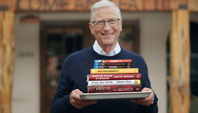 Los libros que Bill Gates recomienda leer sí o sí una vez en la vida: ¿de qué trata cada uno?