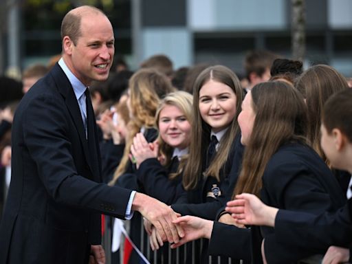 Apapachan al príncipe William con significativos regalos para Kate Middleton