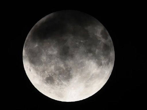 Luna llena de mayo 2024: cuándo es, a qué hora y cómo ver la Luna de flores