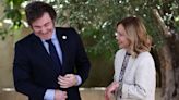 Palabras al oído y risas: así fue el encuentro entre Giorgia Meloni y Javier Milei en el G7