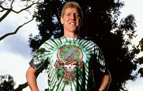 Dead & Company Honor Late Bill Walton With Touching Tribute At Concert