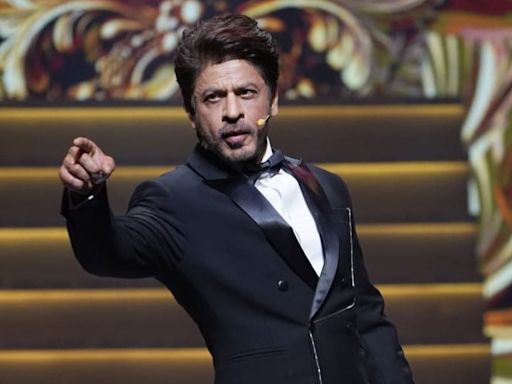 Karan Johar Asks Shah Rukh Khan Who Will Be Next 'King of Romance', Actor's Response Wins Internet! (VIDEO)