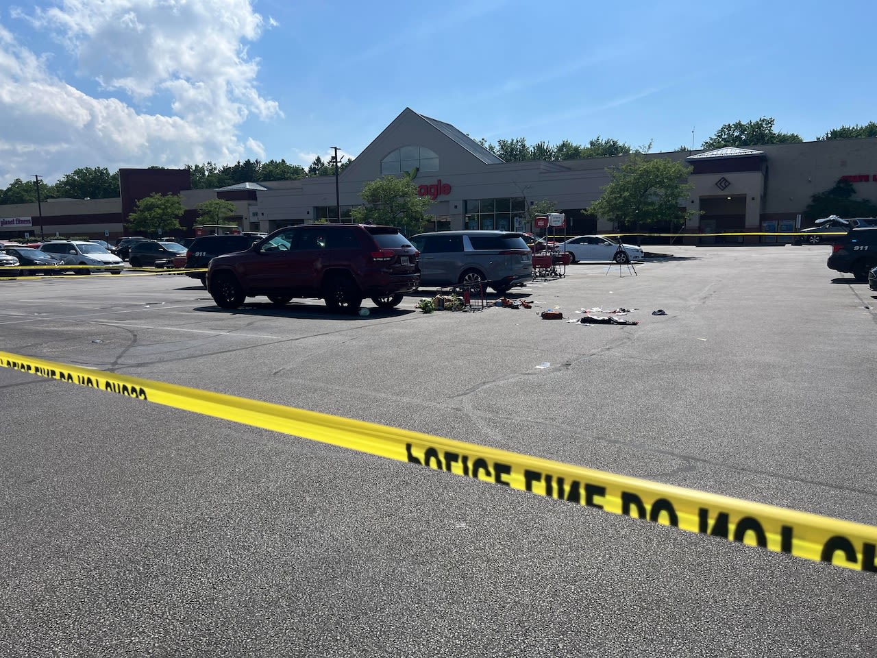 Toddler, woman stabbed in parking lot of Giant Eagle in North Olmsted