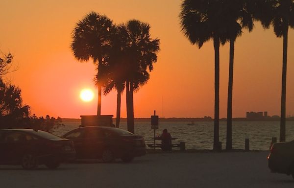 Hillsborough County Health enforces water-recreation ban at Picnic Island Beach