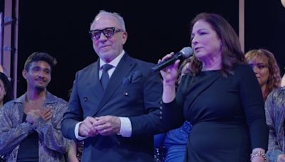 Video: Emilio and Gloria Estefan Visit ON YOUR FEET! at Riverside Theatre