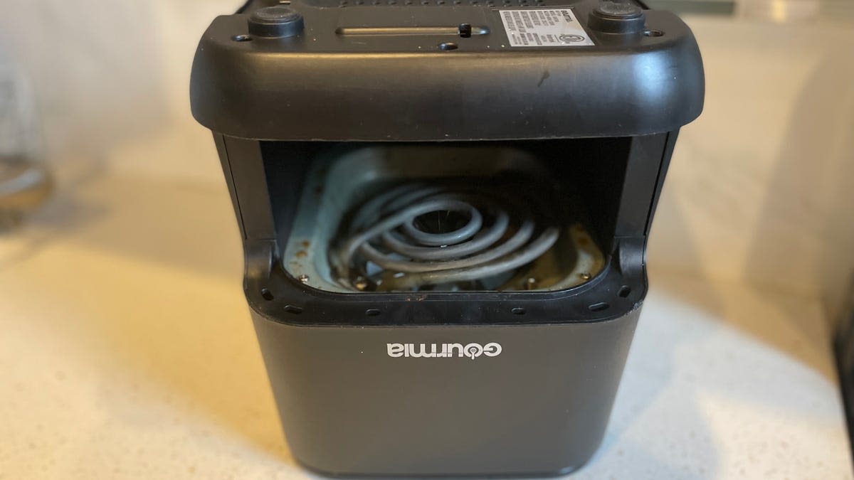 There's One Place on Your Air Fryer You're Forgetting to Clean