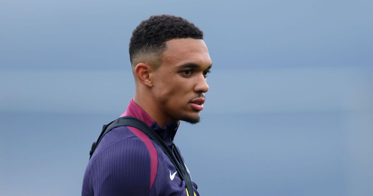 Arsenal sent very clear transfer message by Liverpool rival Alexander-Arnold