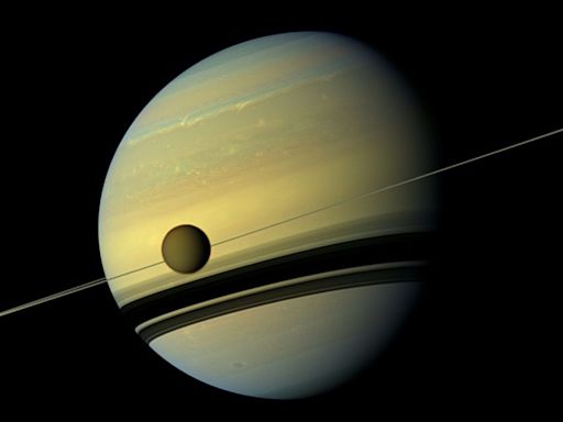 Sur Titan, lune de Saturne, il y a des mers et des vagues mais c'est un "paysage très extra-terrestre"