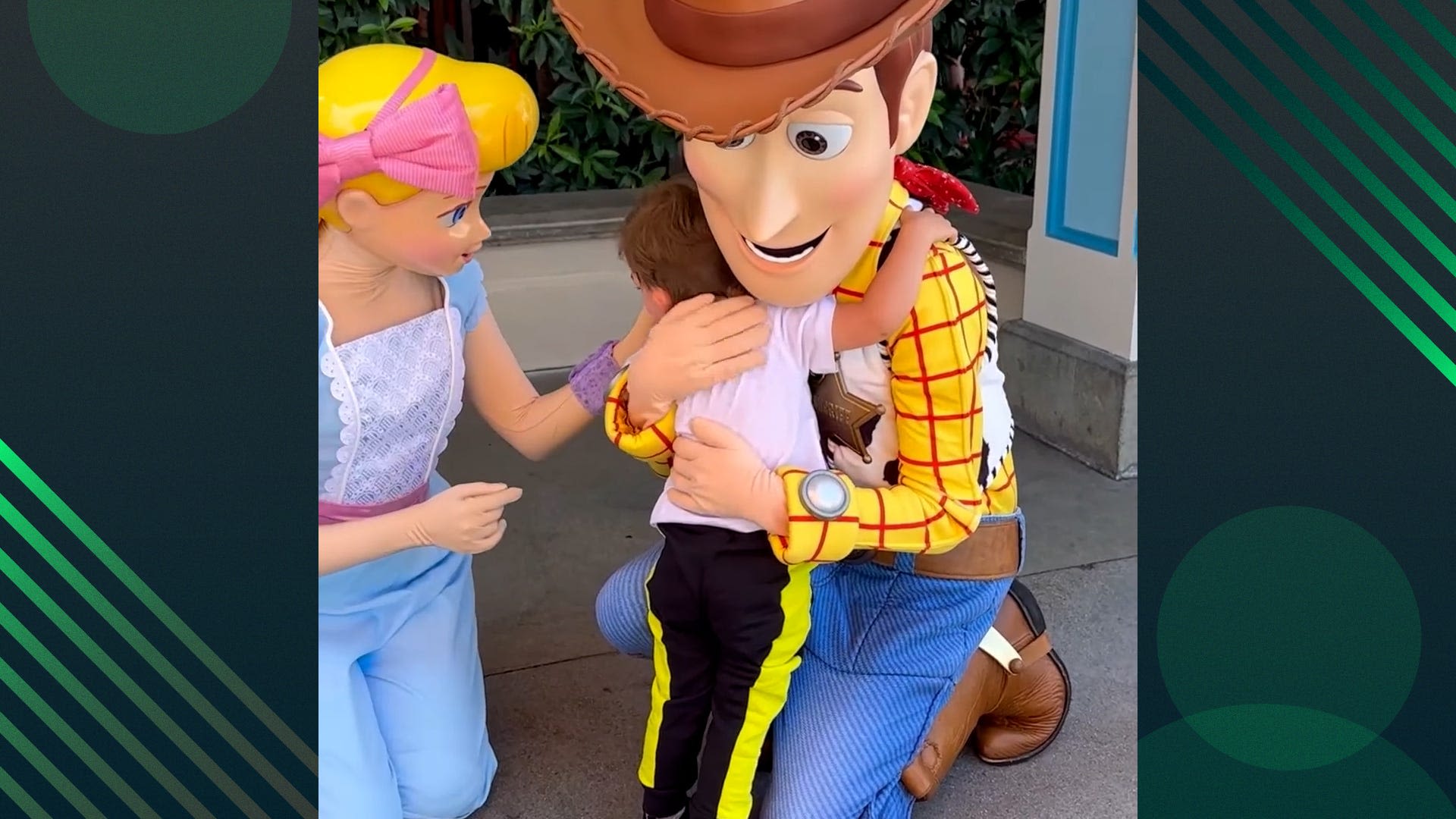 Mom 'floored' when Bo Peep signs with her son at Disneyland: Watch magical moment