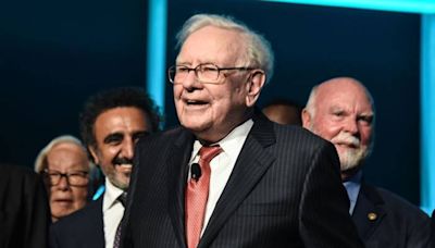 Warren Buffett once blasted diversification for professional investors and suggested doing this 1 thing instead