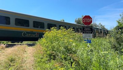 Farmers near Lyn, Ont. raising concerns over dangerous railway crossing