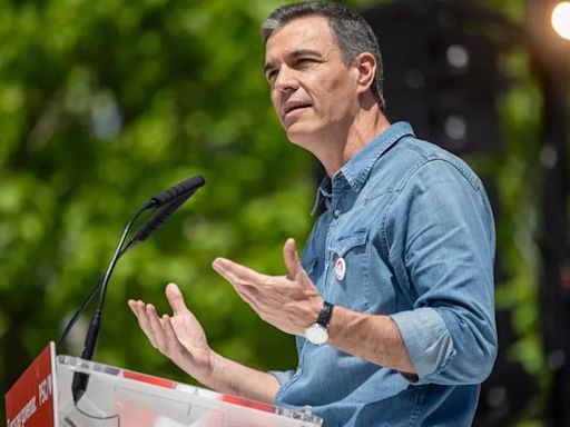 Sánchez insta a decidir entre la democracia o el "barrizal" de PP y Vox