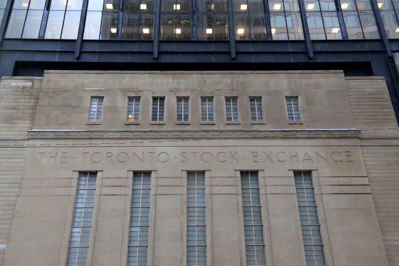 TSX ends lower for third day as growth concerns weigh