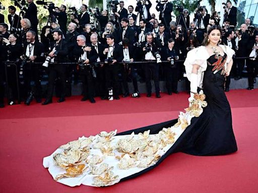 Aishwarya Rai Bachchan at Cannes — freeze frame!