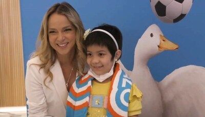 Aflac trae la magia del fútbol al Nicklaus Children's Hospital