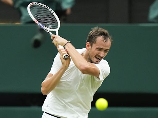 Daniil Medvedev quebró la racha: derrotó al número 1 del mundo, Jannik Sinner, y volverá a jugar la semifinal de Wimbledon
