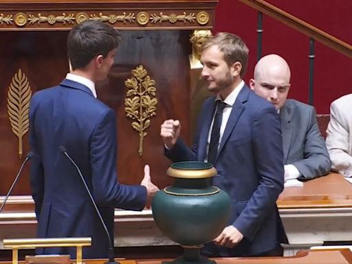 Présidence de l’Assemblée nationale : Un député fait un « pierre, feuille, ciseaux » face à l’assesseur du RN