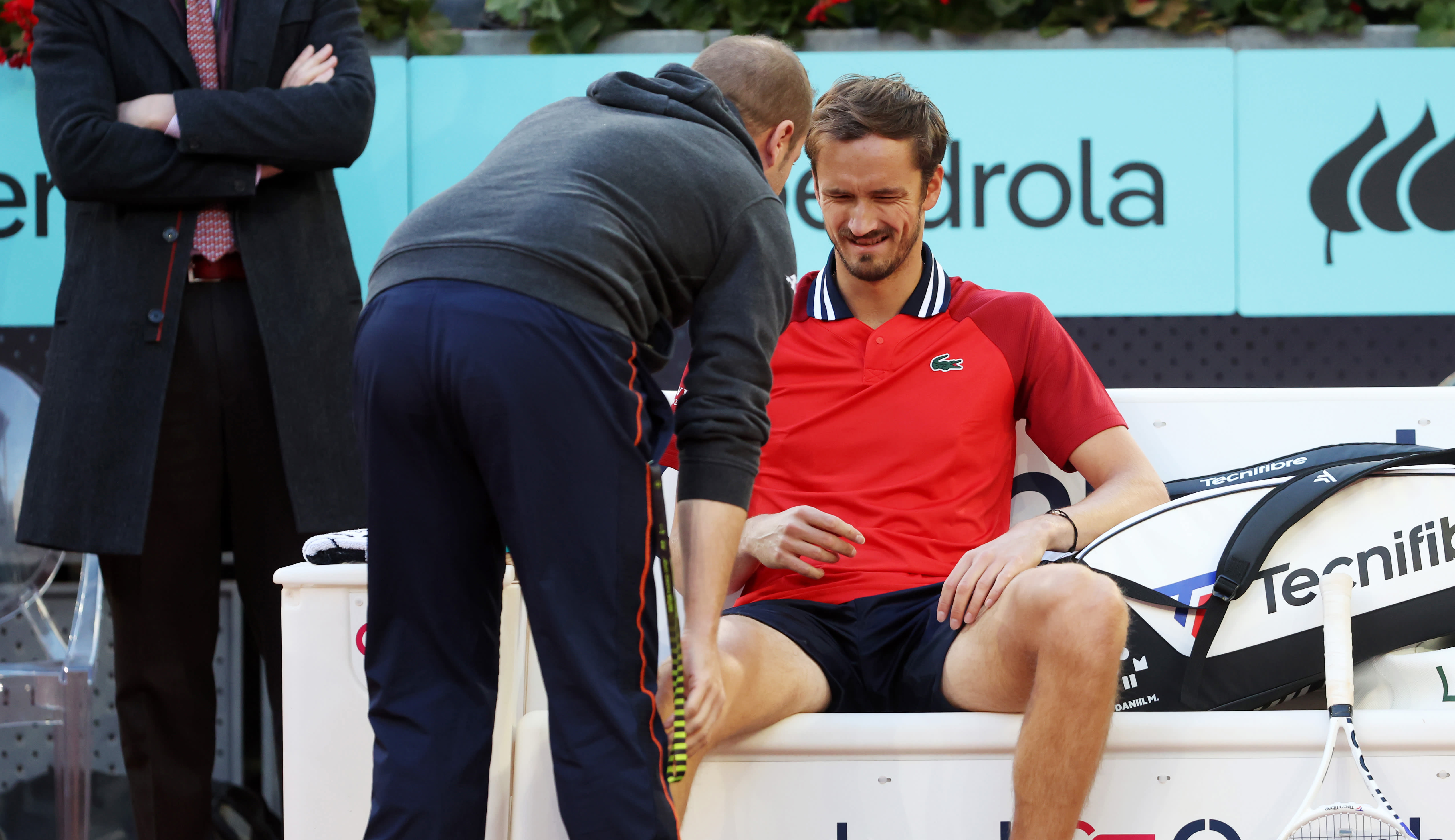 Jiri Lehecka through to Madrid semifinals after Daniil Medvedev retires with injury | Tennis.com