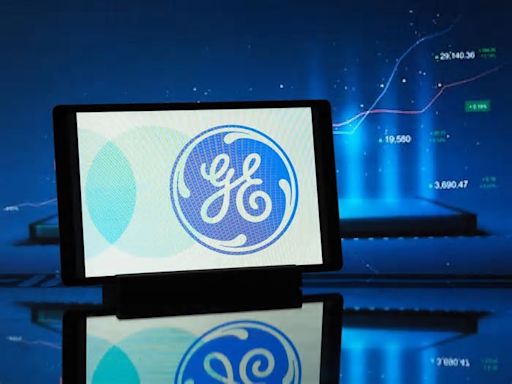 Should You Pick General Electric Stock At $165?