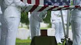 USS Oklahoma sailor Frank Hryniewicz laid to rest at Arlington | Honolulu Star-Advertiser