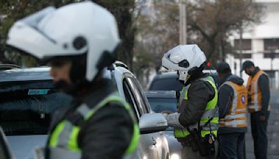 Ocultamiento de patente: desde hoy, se prohibe el uso de luces para tapar matrículas - La Tercera