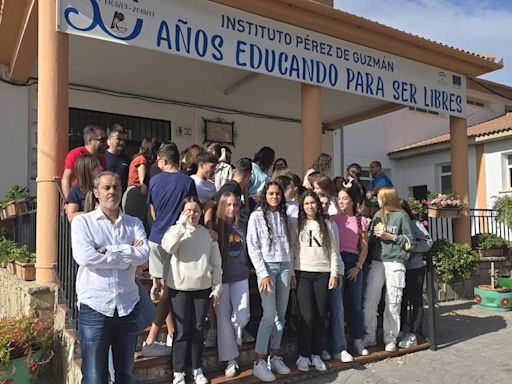 La Junta de Andalucía cubrirá una plaza de Geografía e Historia del instituto Pérez de Guzmán | Sociedad | Cadena SER