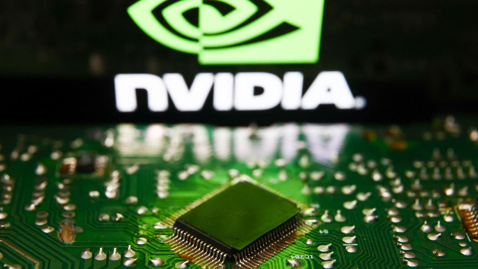 Forbes Daily: AI Darling Nvidia Faces Sky-High Earnings Expectations