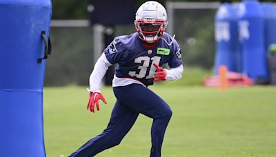 Patriots training camp battles: Which CB will roam opposite Gonzalez?