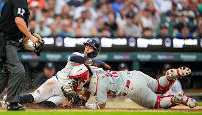 Suarez and Phillies done in by one inning in loss to Tigers