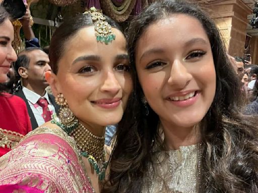 Katrina Kaif Photobombs Mahesh Babu's Daughter Sitara & Alia Bhatt's Selfie At Anant Ambani's Wedding