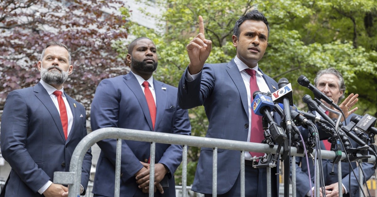 'Utterly humiliating': Trump sycophants in matching suits audition for Trump outside trial