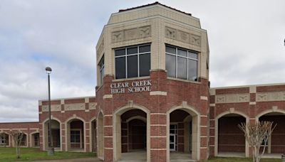 Detienen a menor de 13 años acusado de realizar una falsa amenaza de bomba en una escuela de Texas