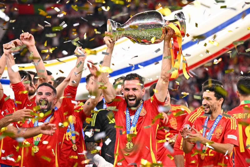 Classy Spain beat England 2-1 for a record fourth Euro title