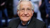 Noam Chomsky es dado de alta de un hospital de Brasil y seguirá su tratamiento en casa