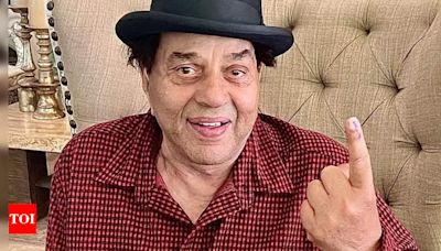 Dharmendra gets angry at media for being mobbed after casting his vote: 'Aap ko malum hai jo mujhse kehelwana chahte hai' | Hindi Movie News - Times of India