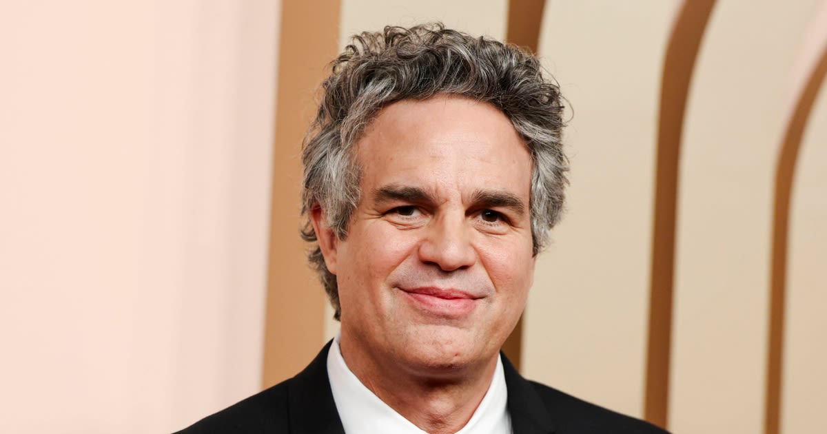 Mark Ruffalo's 23-year-old son could be his dad's clone in new photos