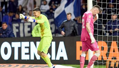 Cuatro fallados consecutivos y un mano a mano final entre los arqueros: la inolvidable definición por penales que ganó Boca