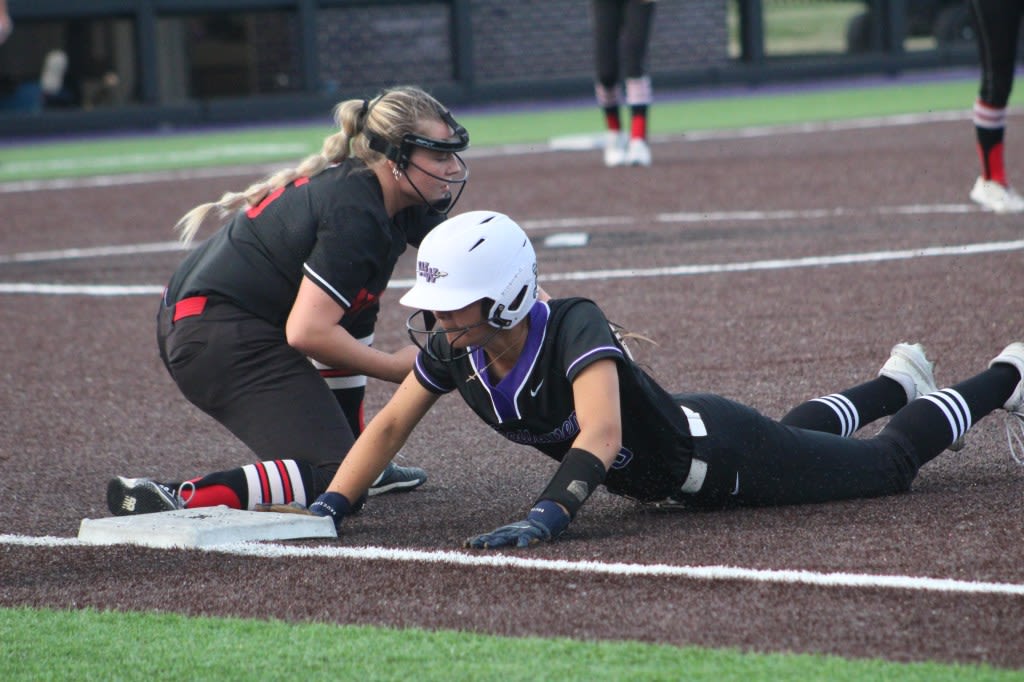 PHOTO GALLERY: Softball – New Boston Huron vs Brownstown Woodhaven